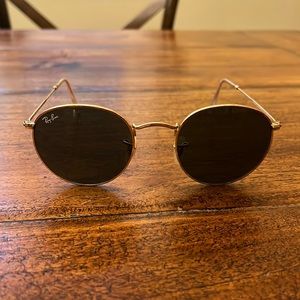 Round Ray Ban sunglasses